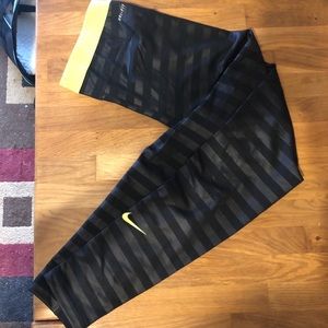 Nike pro black with yellow leggings
